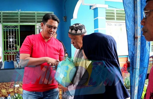 Bupati Serahkan 250 Paket Beras Bagi Warga Sei Nam