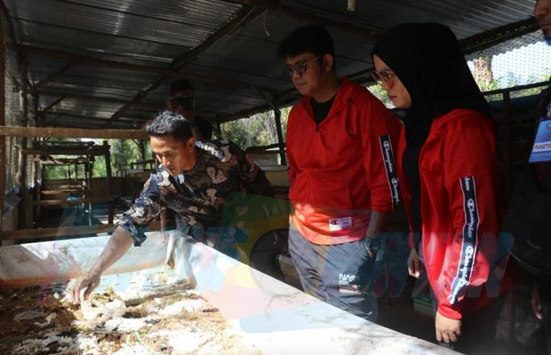 Apri Apresiasi Budidaya Maggot Desa Teluk Bakau