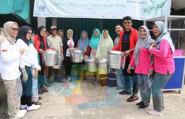 Dapat Gerobak Gratis, Pedagang : 