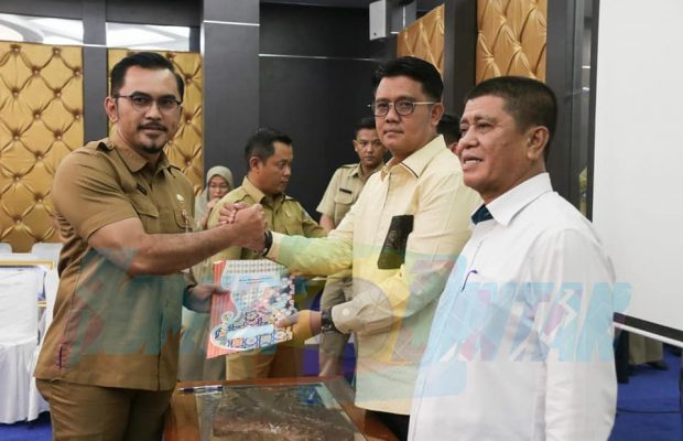 Bupati Bintan Serahkan DIPA Tahun 2020