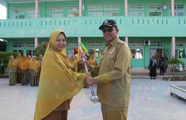 Jadi Pembina Upacara, Apri Sampaikan Pendidikan Karakter dan Jam Malam Pelajar