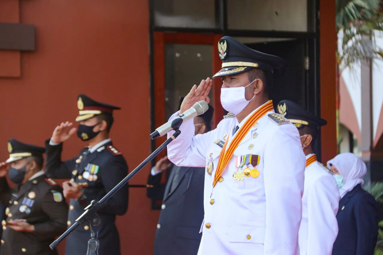 Bupati Bintan Pimpin Upacara Peringatan Hari Ulang Tahun (HUT) ke-75 Kemerdekaan Republik Indonesia