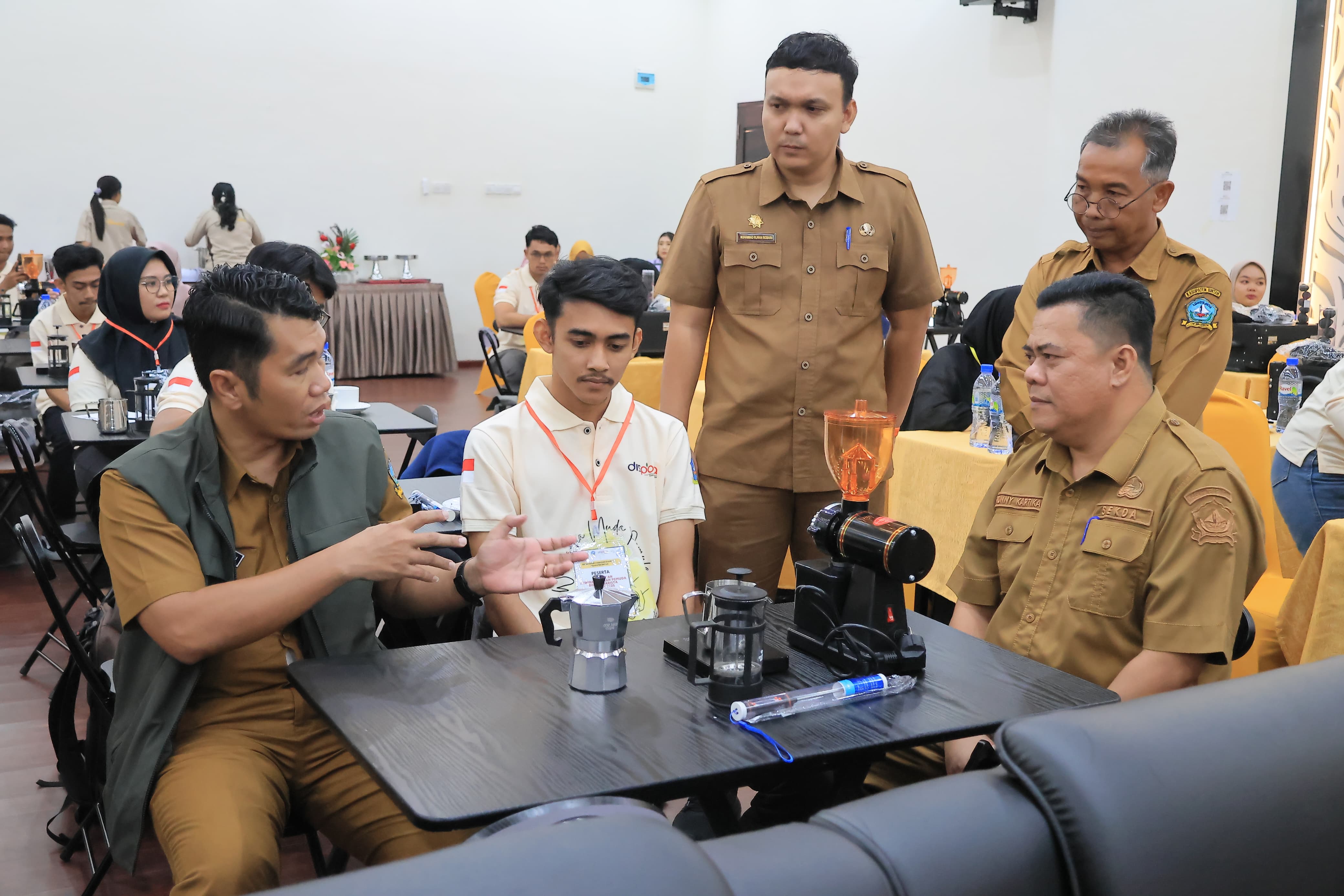 Lahirkan Usahawan Muda, Pemkab Bintan Gelar Pelatihan Tata Rias dan Barista