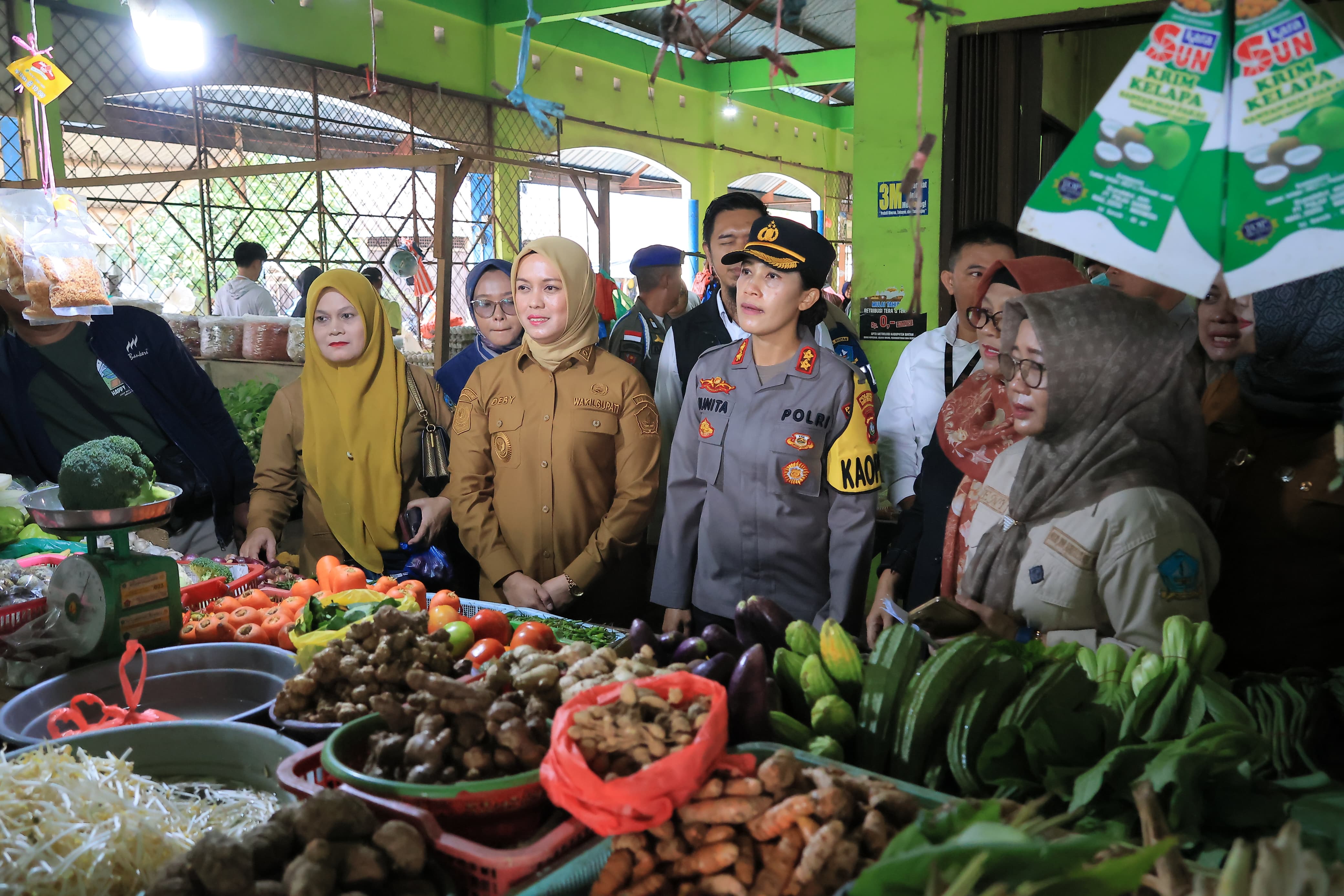 Jelang Ramadhan 1446 H, Wabup Bintan Monitoring Harga dan Stok Bahan Pokok di Pasar Tradisional