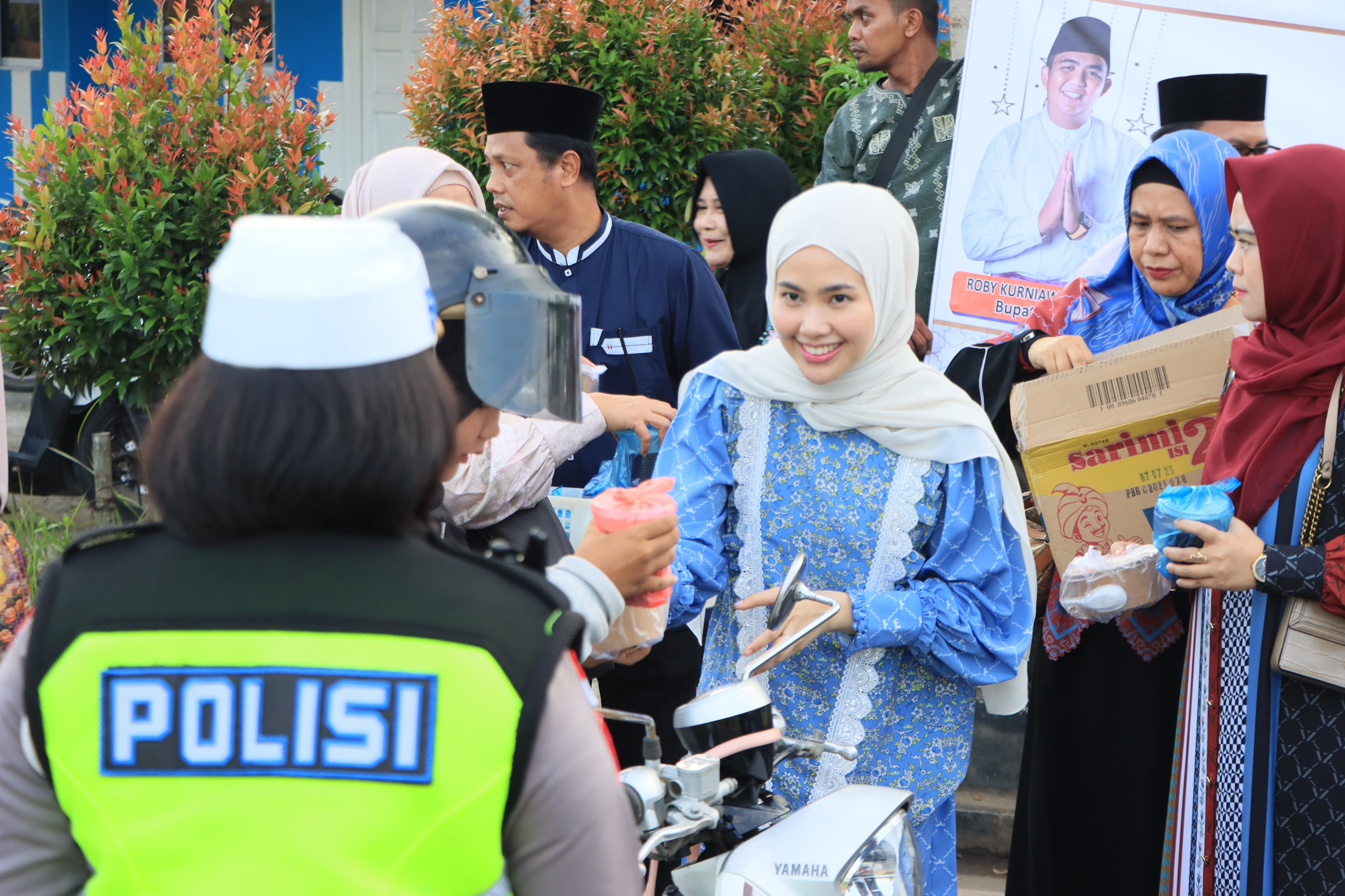 Tebar Kebahagian Lewat Berbagi, Hafizha Kunjungi Panti Asuhan Hingga Berbagi Takjil di Jalan