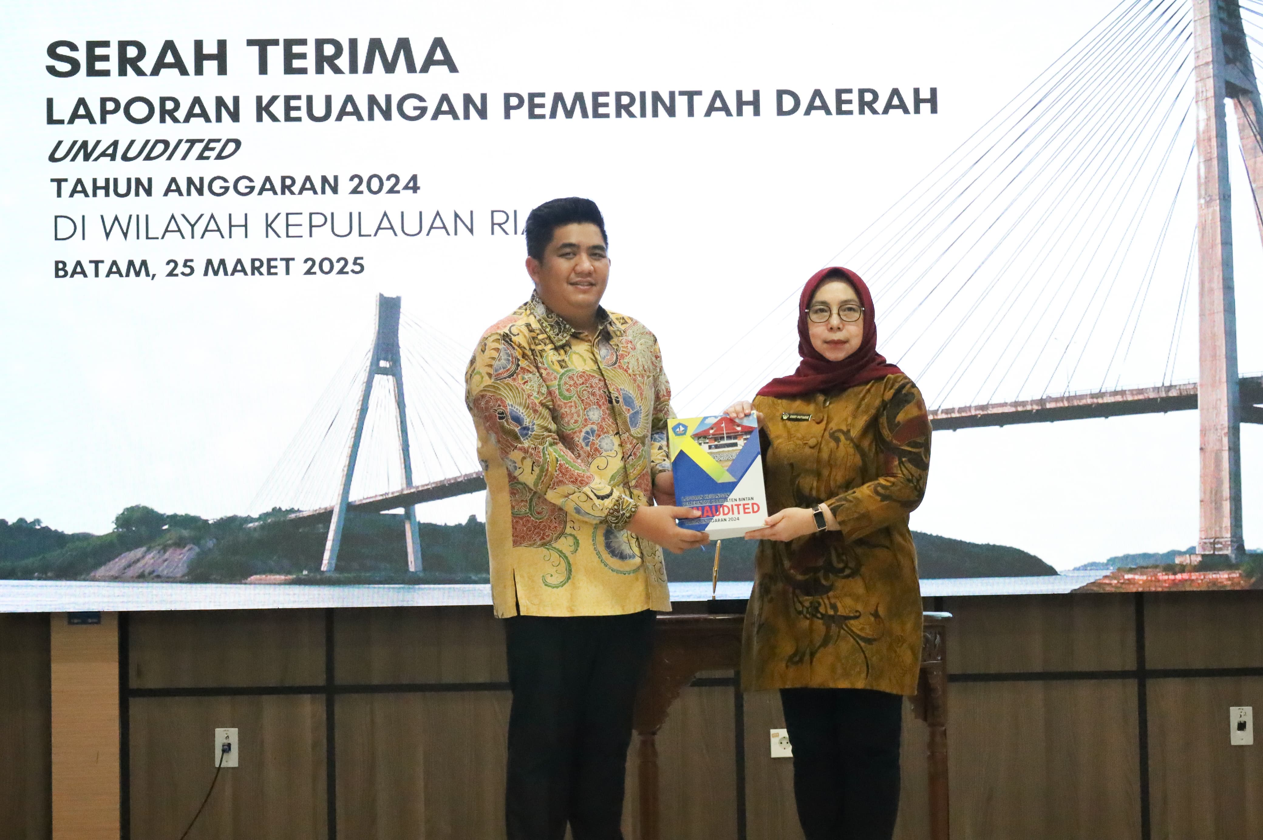 Bupati Bintan Serahkan Laporan Keuangan TA 2024 Unaudited Kepada BPK Perwakilan Kepri