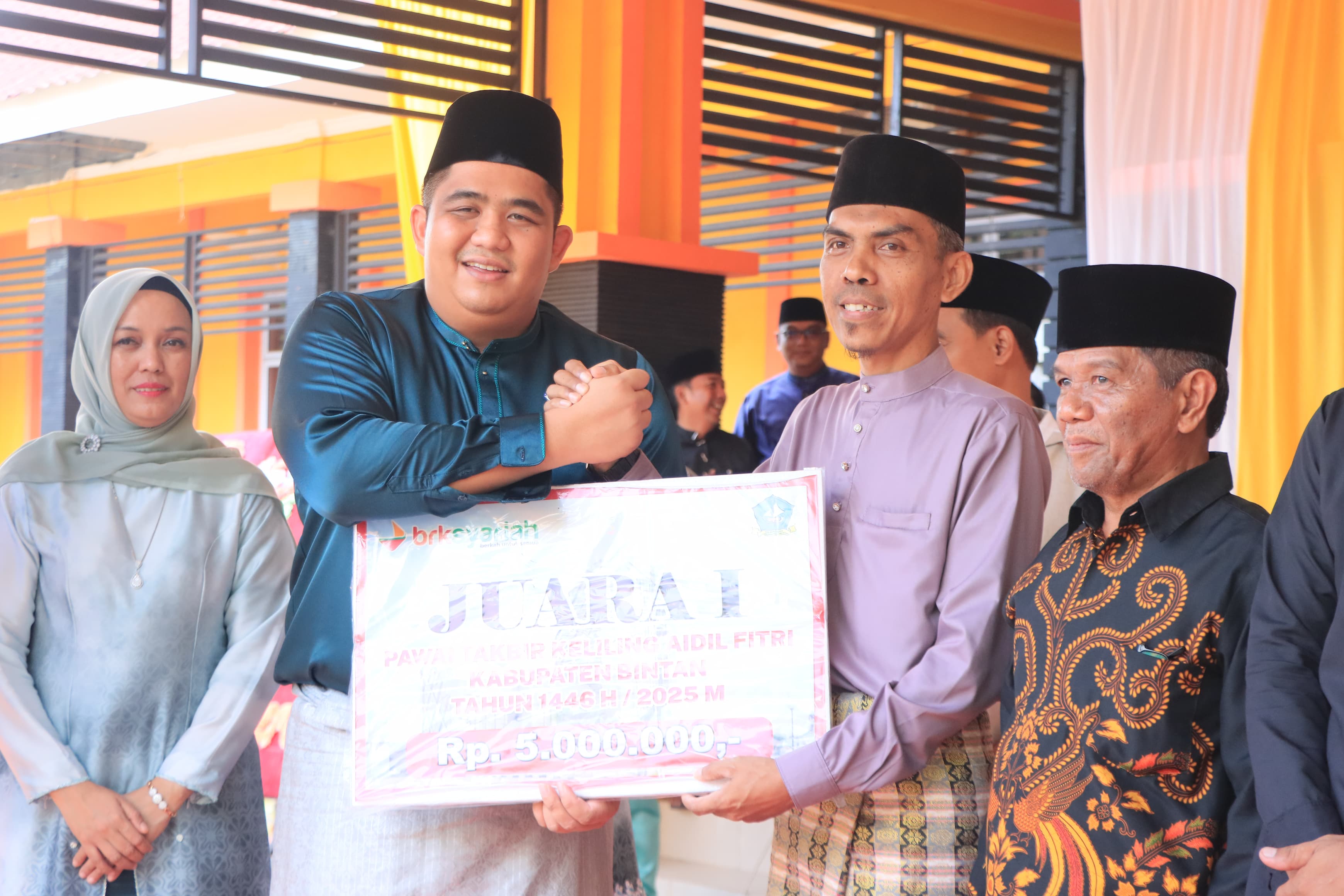 Masjid Fastabiqul Khairat Juarai Pawai Takbir 1446 H Tingkat Kabupaten Bintan