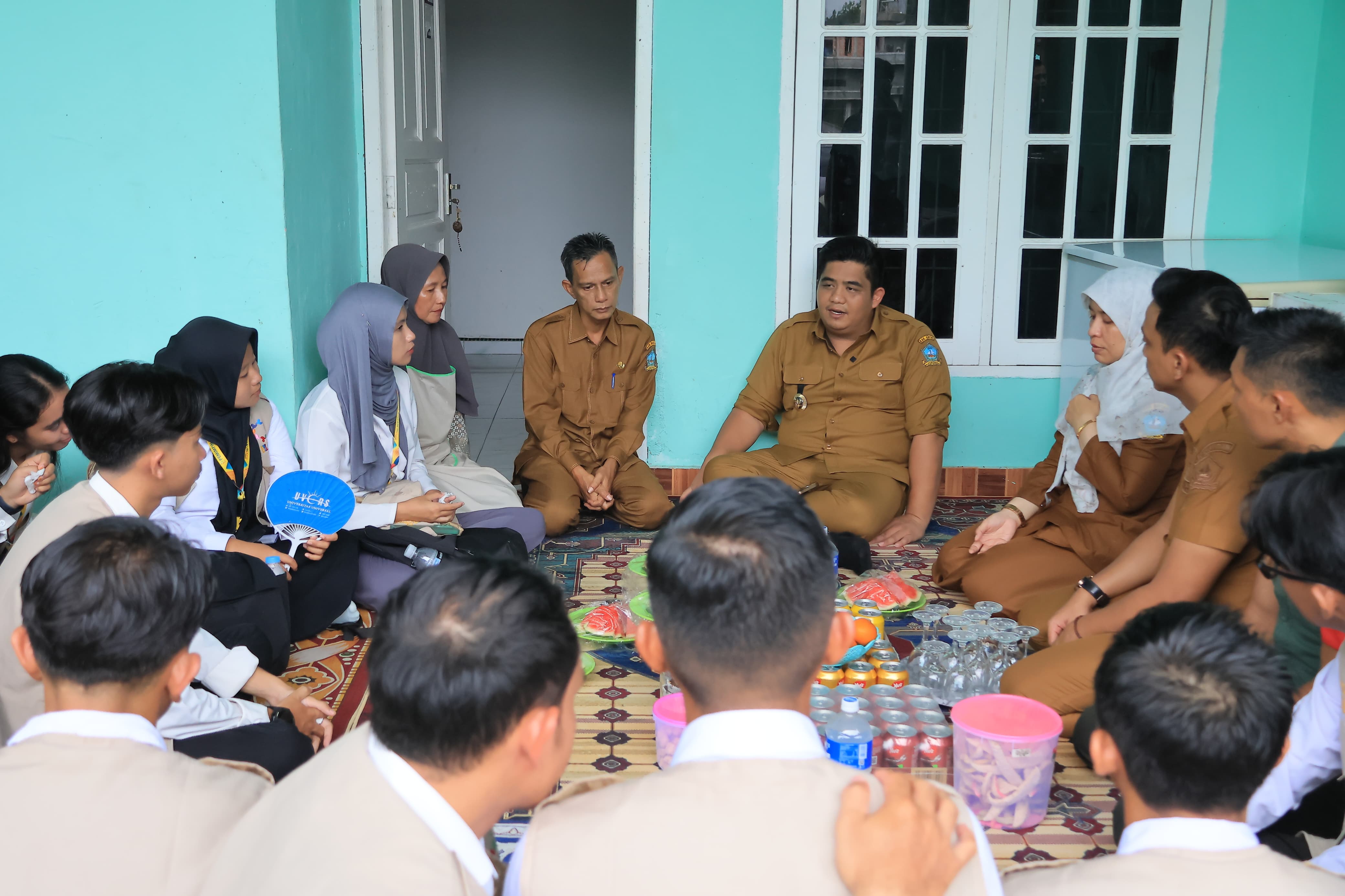 Usai Sektor Industri, Kali Ini Bupati Roby Kenalkan Sentra Kerupuk UMKM Kepada BYL