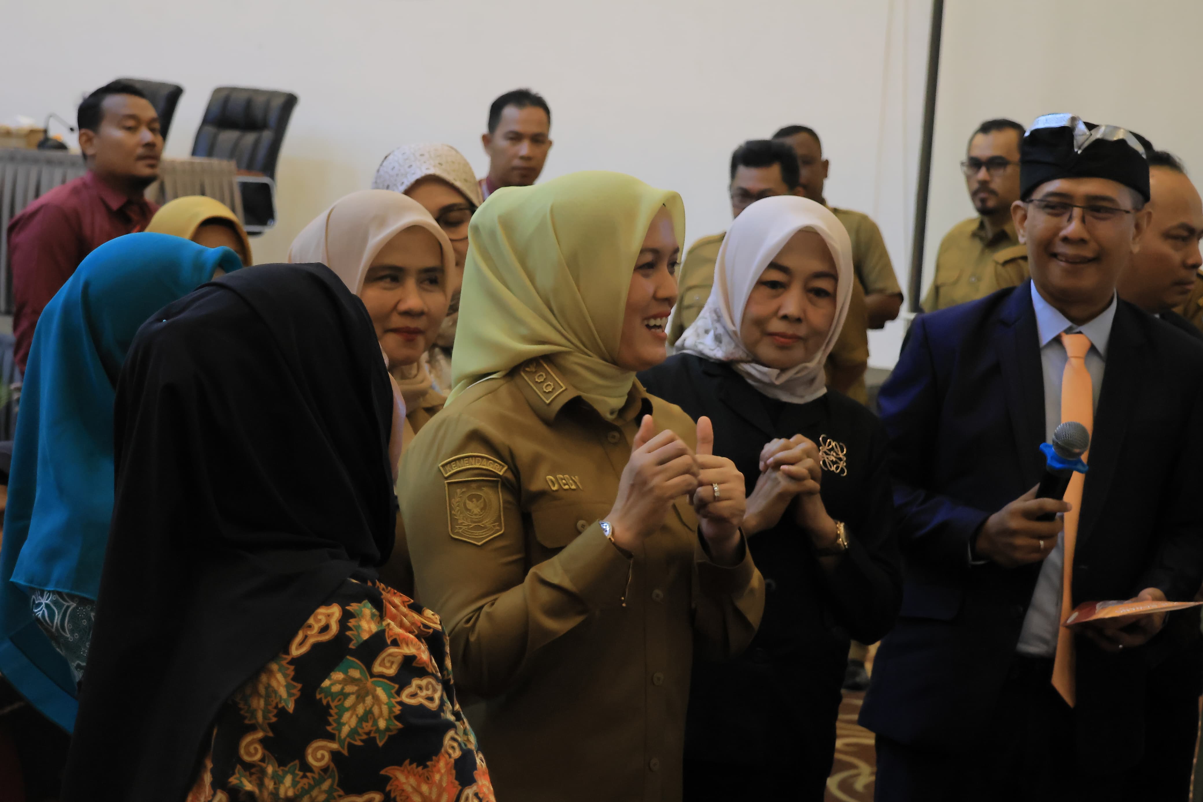Wabup Deby Apresiasi Hasil Produk Para Pelaku UMKM Bintan