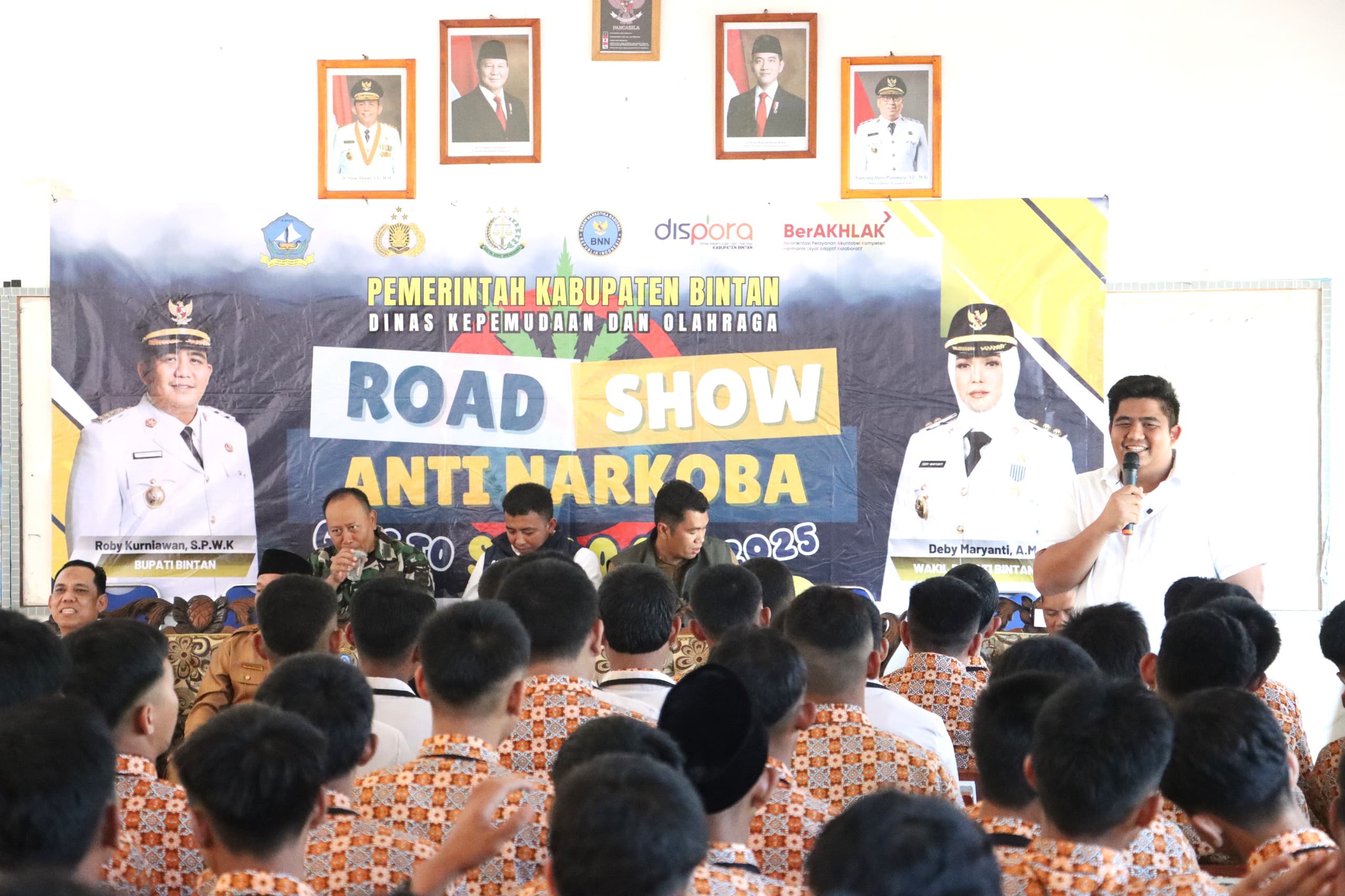 Ingin Generasi Tambelan Cemerlang, Roby Road Show Anti Narkoba ke Sekolah