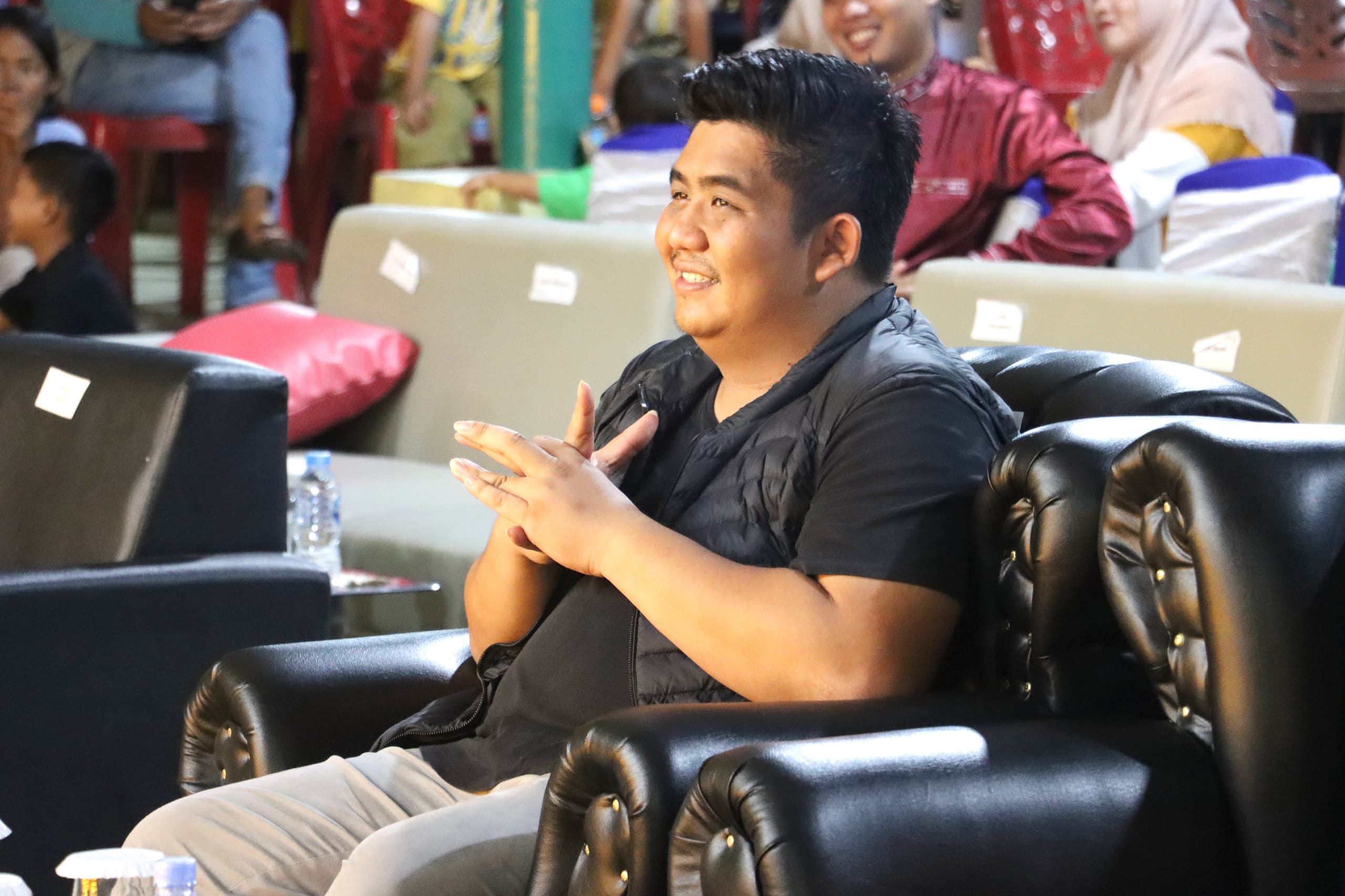 Ewaaah! Semarak Malam Dendang Tambelan Bersama Bupati Bintan