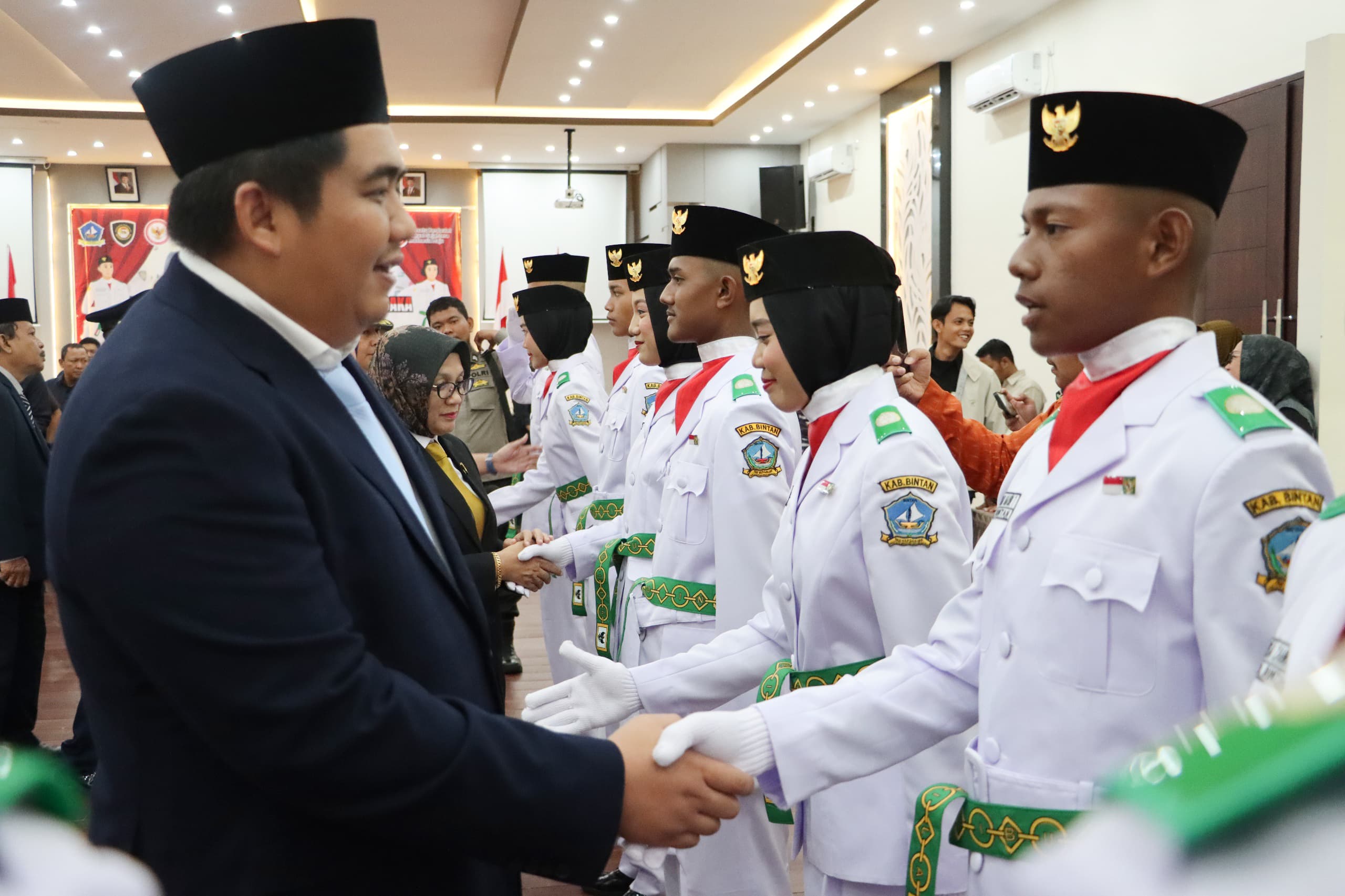 Kukuhkan 26 Anggota Paskibraka Bintan, Roby : Selamat Mengemban Tugas Mulia
