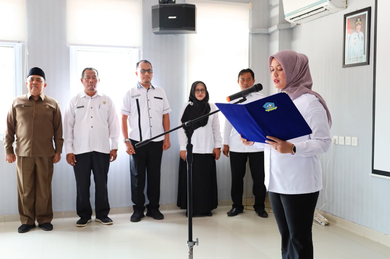 Lantik 17 Pejabat Fungsional, Wabup Bintan Deby Maryanti Tekankan Harus Utamakan Pelayanan Publik